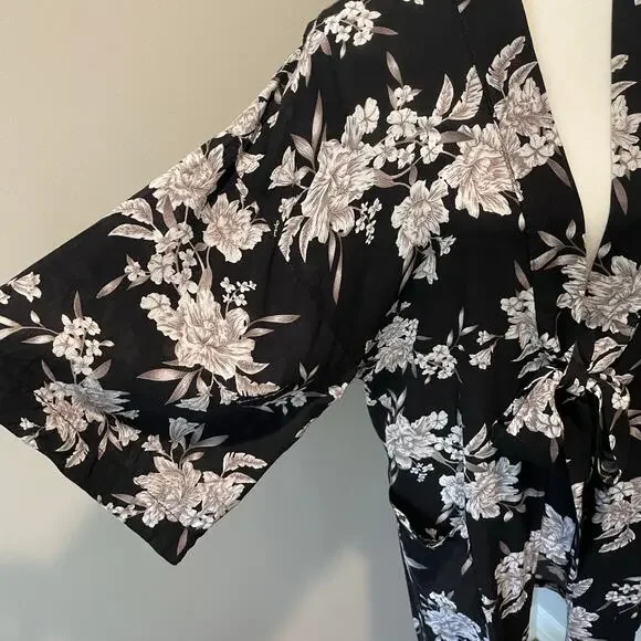 Spiritual Gangster Maya Floral Tie Front Kimono Cover-Up Sz One Size Versatile - Picture 7 of 14